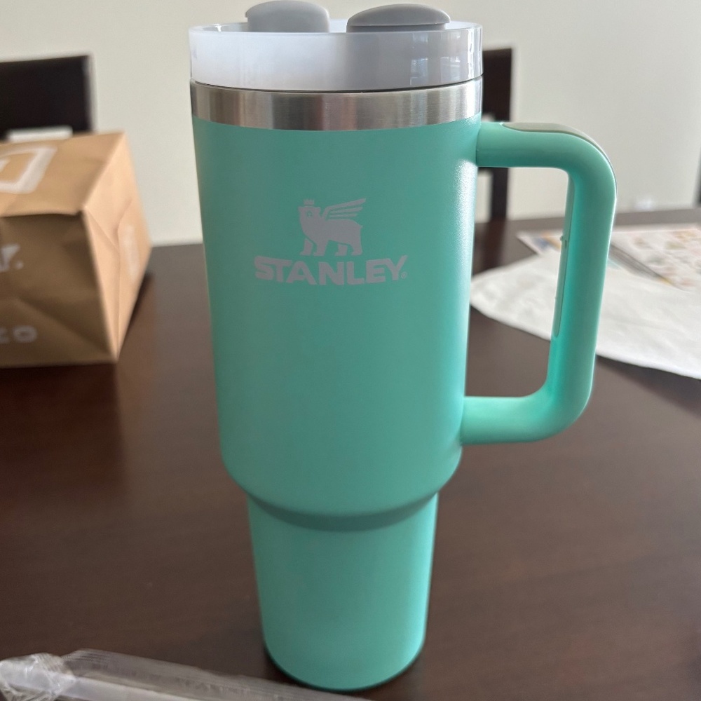 NEW 40oz Stanley tumbler